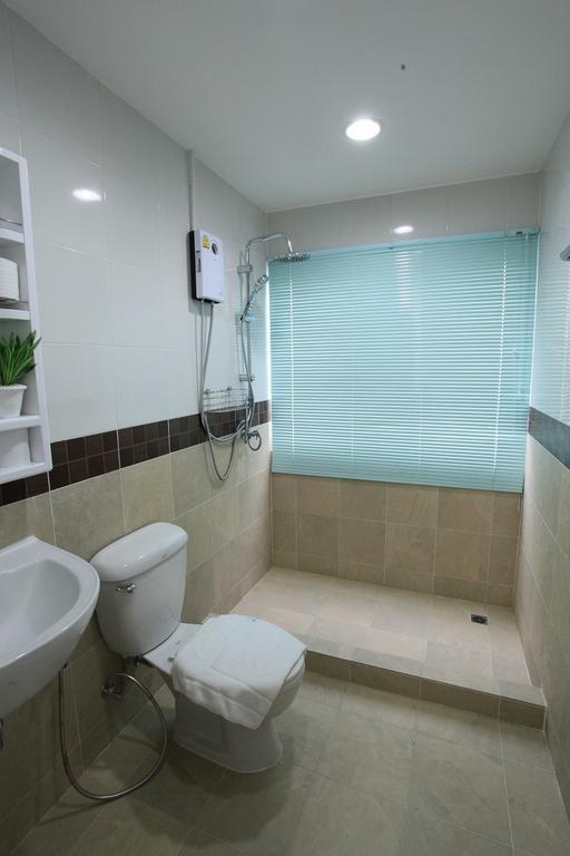Living By Grace Apartment Si Sunthon Exterior photo