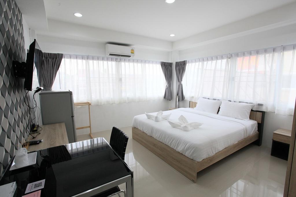 Living By Grace Apartment Si Sunthon Exterior photo